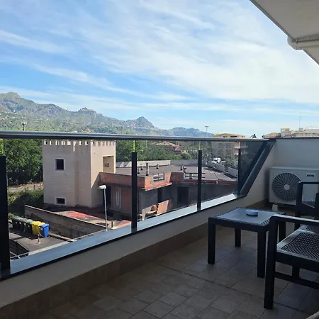 Recanati Chic -la Maison De La Madame * Giardini Naxos
